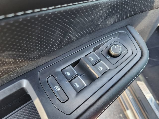 New 2026 Volkswagen Atlas Cross Sport SEL Premium R-Line AWD/4WD image 16