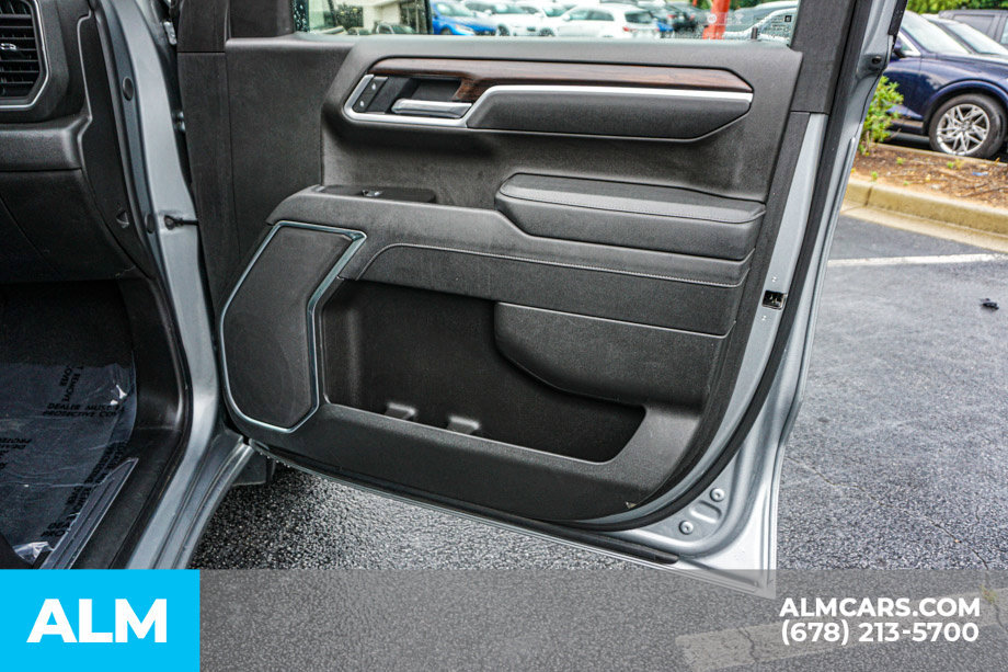 Used 2025 GMC Sierra 1500 SLT RWD image 51