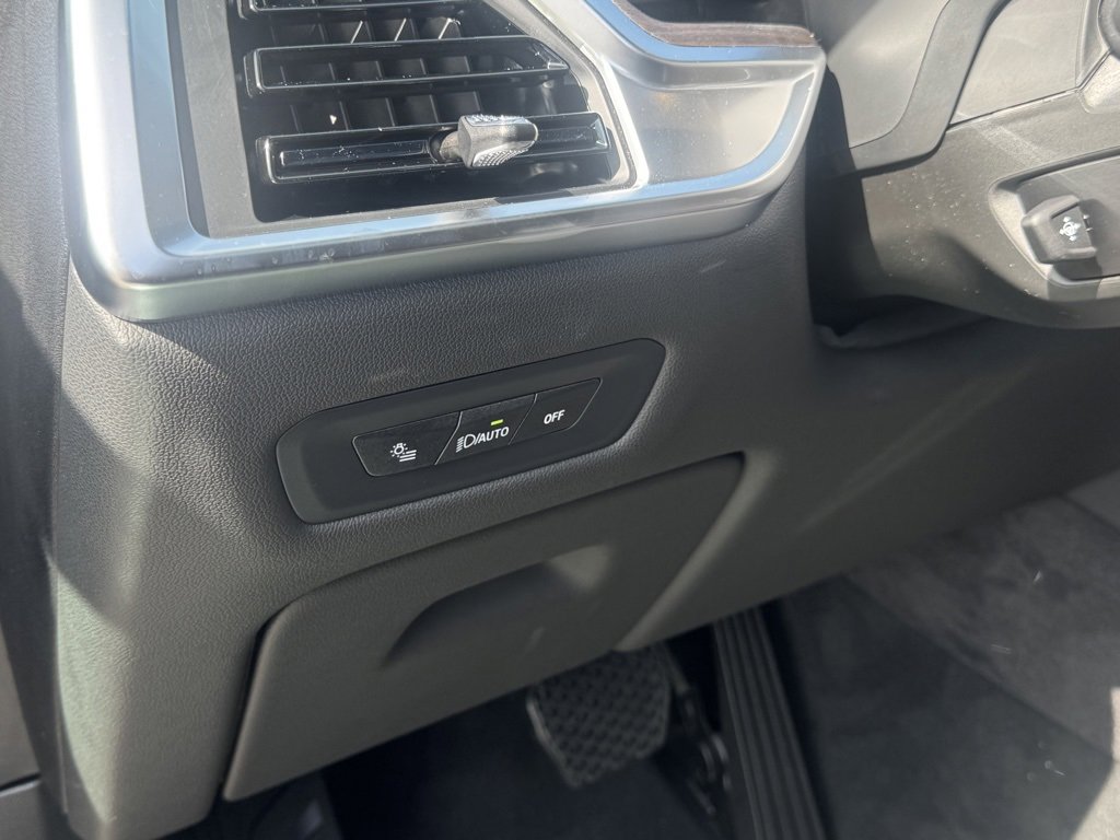 Used 2026 BMW X5 xDrive50e w/ Premium Package image 12