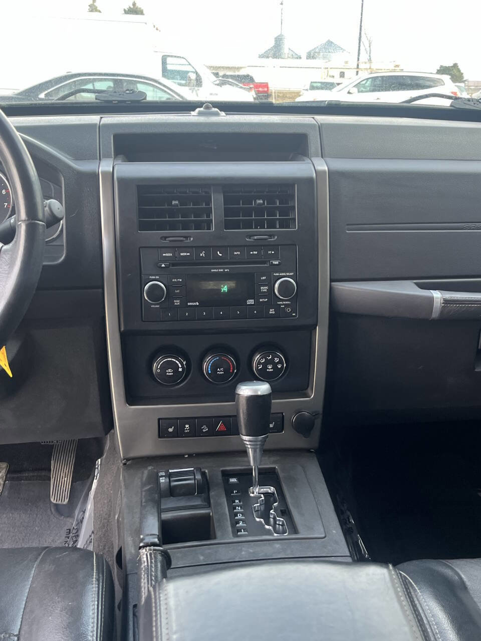 Used 2010 Jeep Liberty Renegade w/ Comfort Seating Group image 10