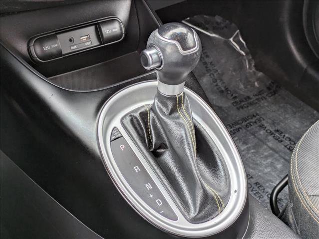 Used 2016 Kia Soul + image 9