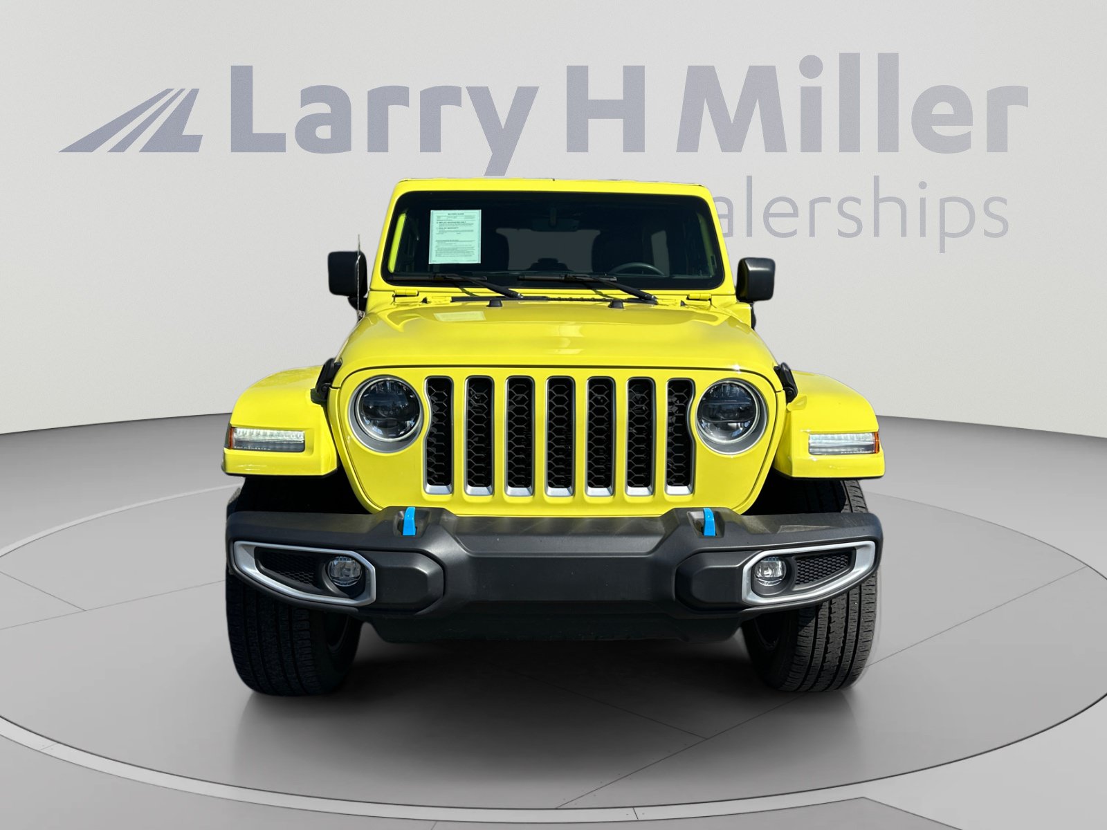 Used 2023 Jeep Wrangler Unlimited Sahara w/ Cold Weather Group AWD/4WD image 8