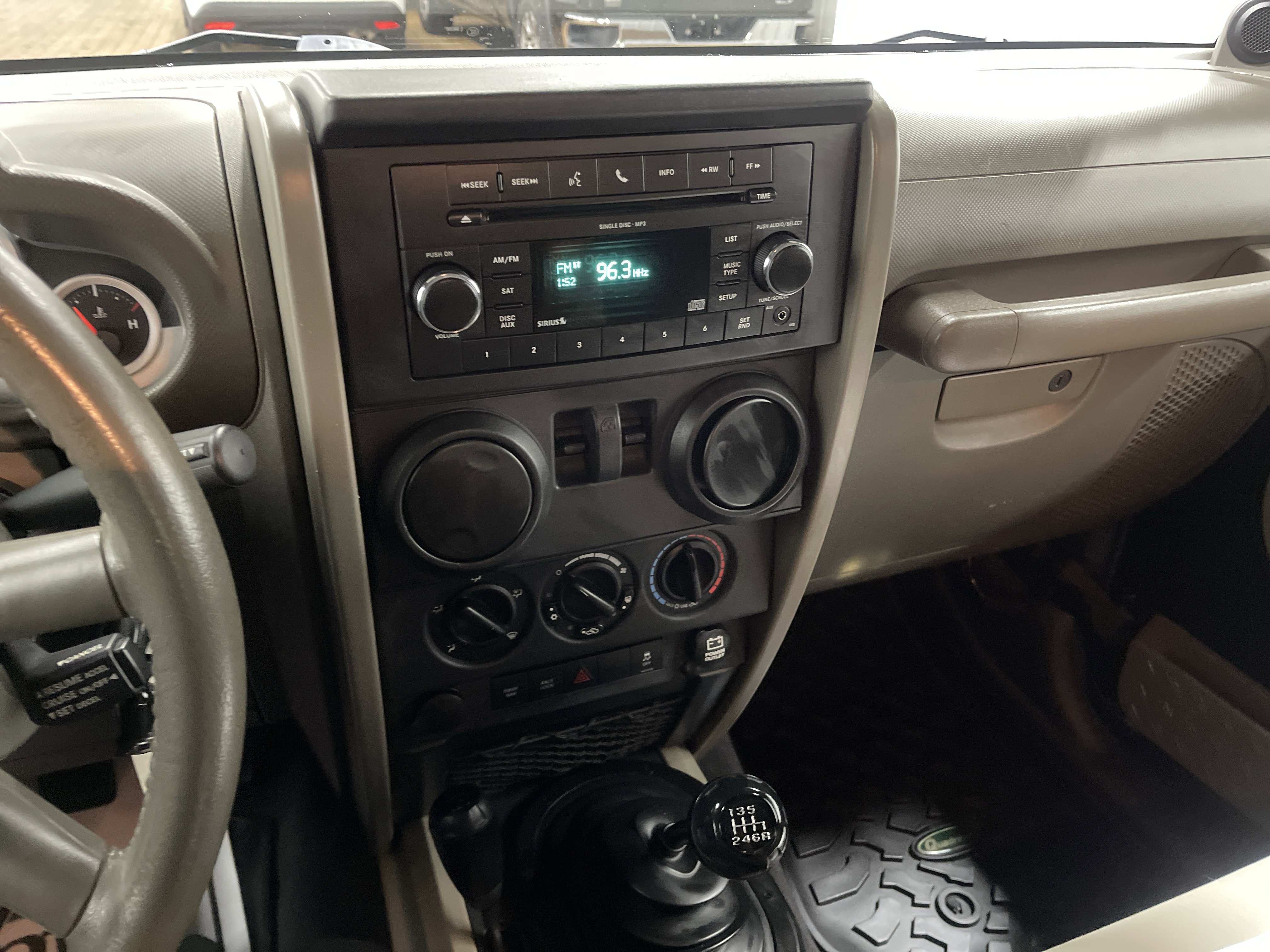 Used 2010 Jeep Wrangler Rubicon w/ PWR Convenience Group AWD/4WD image 22