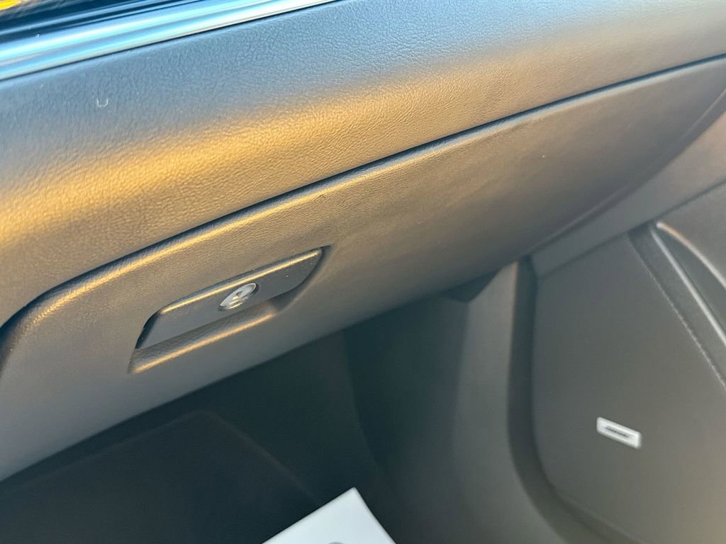 Used 2025 Cadillac XT6 Premium Luxury w/ Technology Package image 36