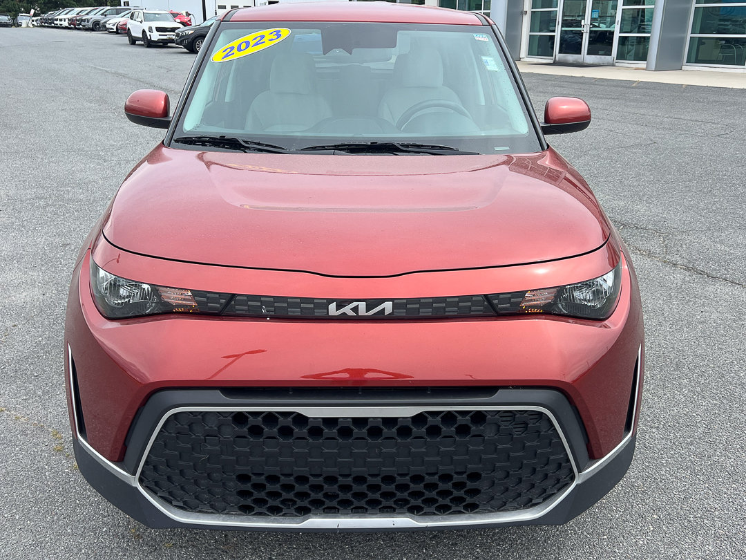 Used 2023 Kia Soul LX w/ LX Technology Package FWD image 11