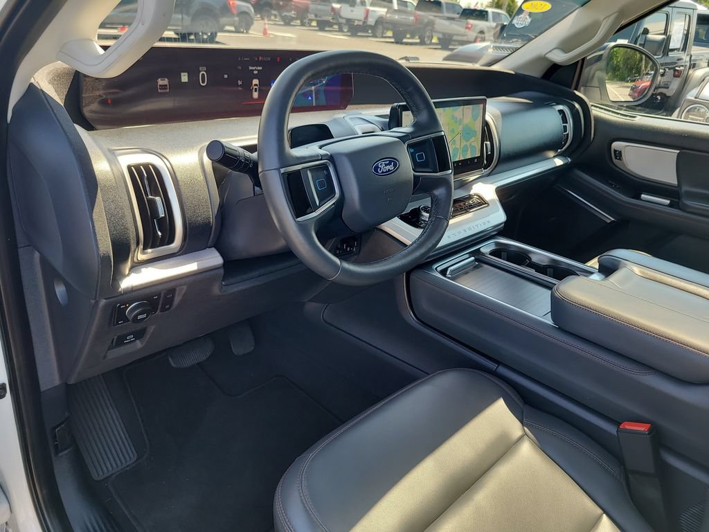 Used 2025 Ford Expedition Active AWD/4WD image 19
