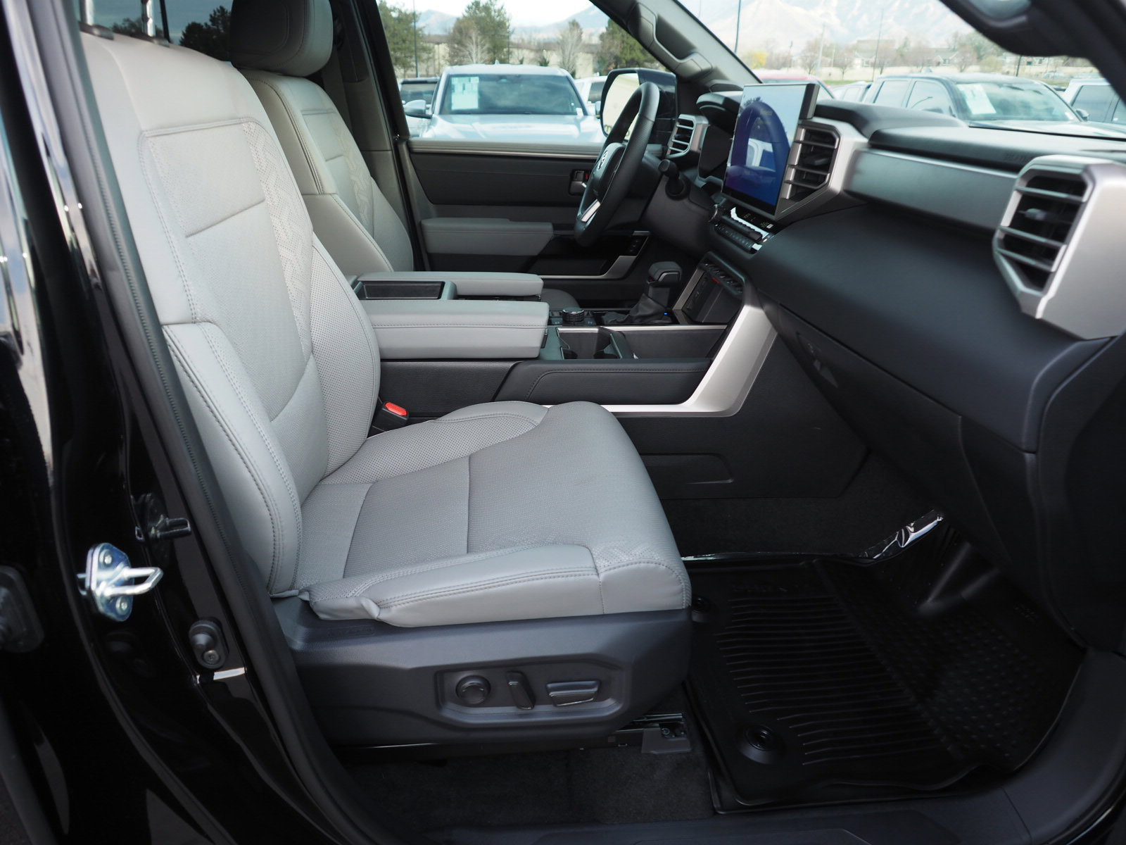 Used 2025 Toyota Tundra Limited w/ TRD Off-Road Package image 21