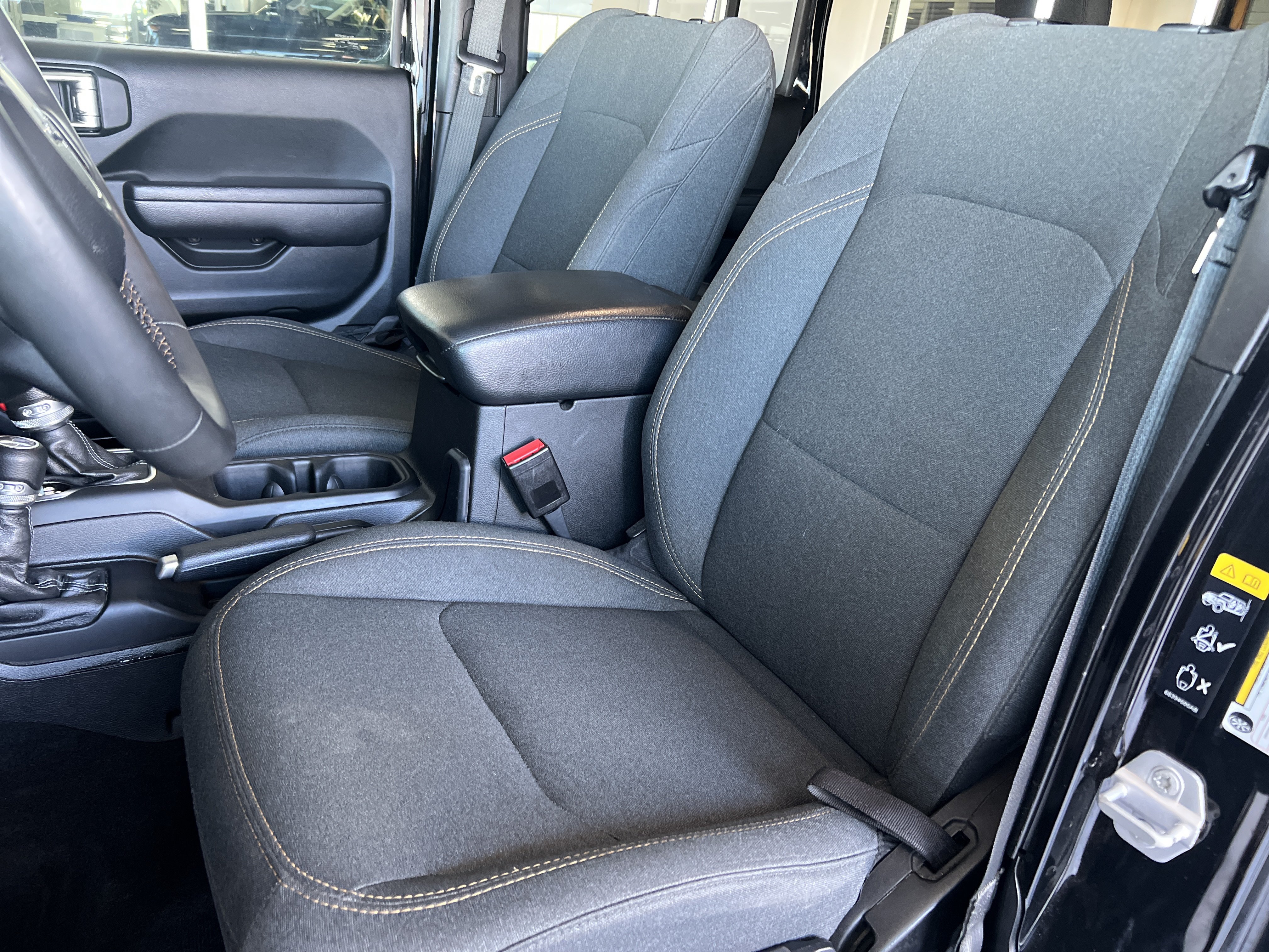 Used 2024 Jeep Wrangler Unlimited AWD/4WD image 10