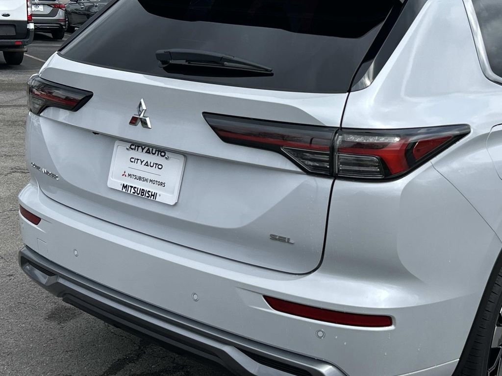 New 2026 Mitsubishi Outlander SEL image 10