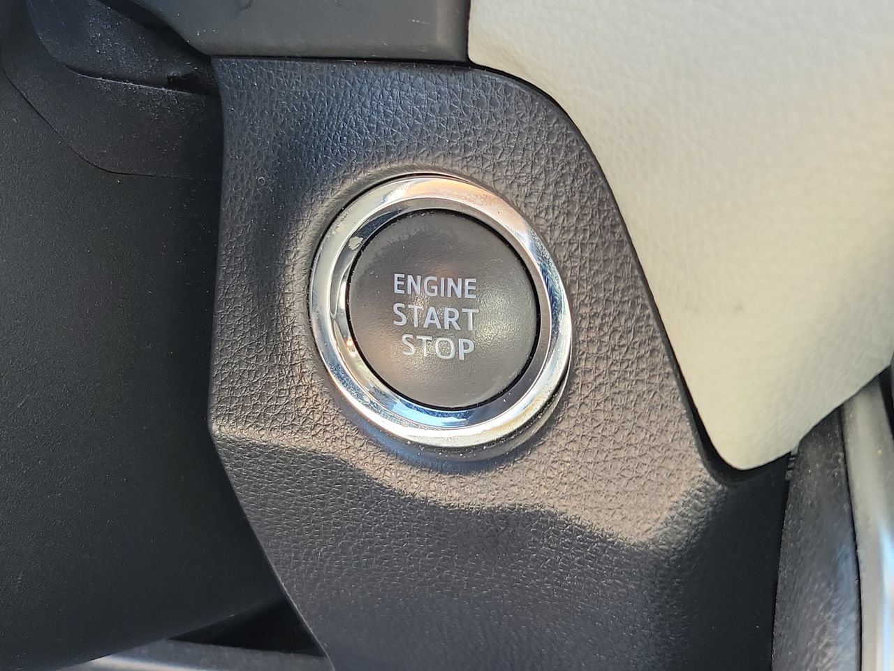 Used 2019 Toyota RAV4 XLE Premium w/ Cold Weather Package FWD image 31
