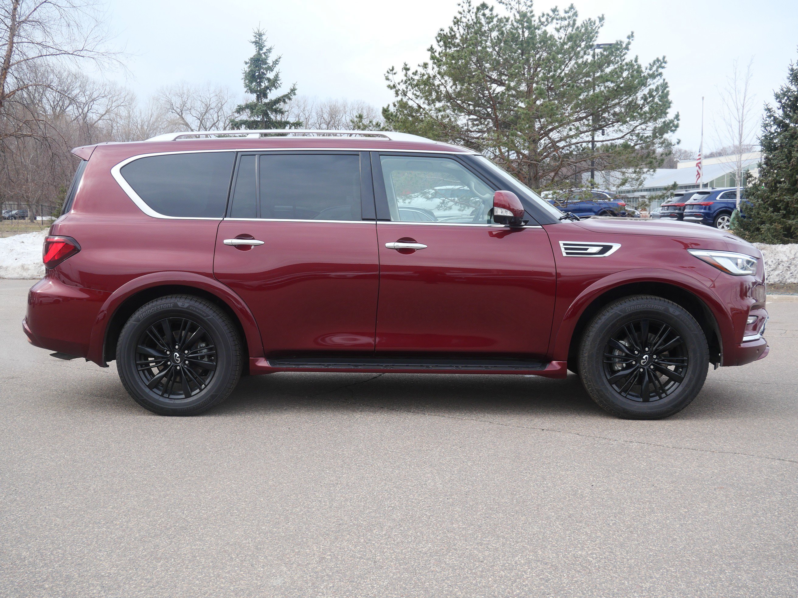 Used 2022 INFINITI QX80 Luxe w/ Cargo Package AWD/4WD image 6