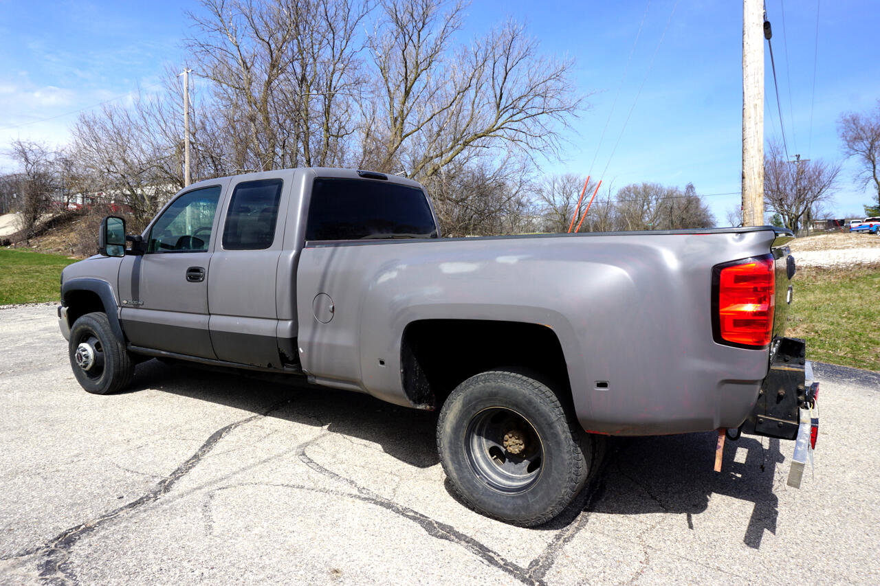 Used 2004 GMC Sierra 3500 4x4 Extended Cab w/ Heavy-Duty Power Package image 3