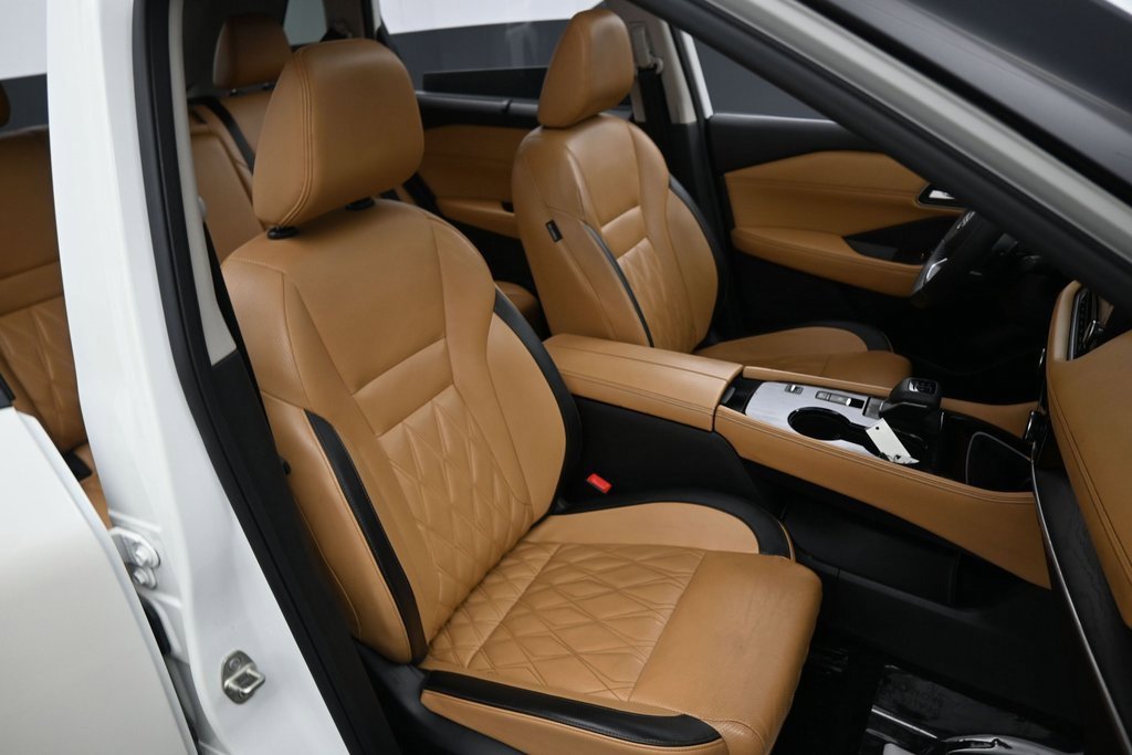 Used 2022 Nissan Rogue Platinum w/ Head-Up Display Package image 43