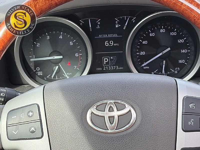 Used 2013 Toyota Land Cruiser AWD/4WD image 32