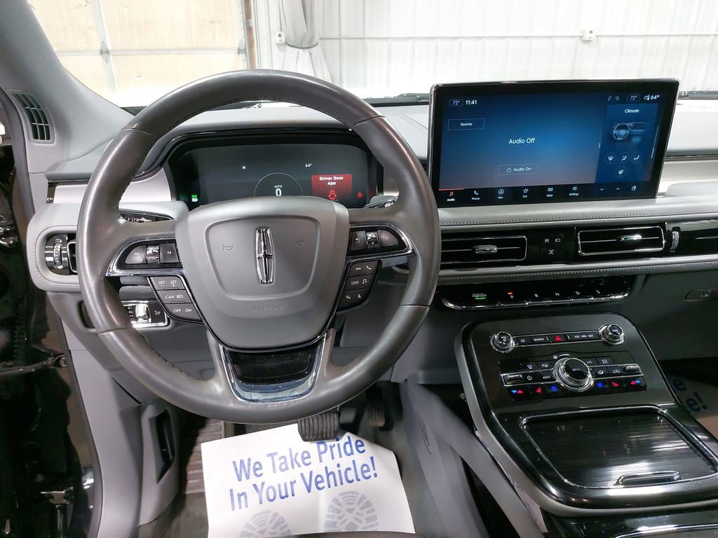 Used 2022 Lincoln Nautilus Reserve image 16