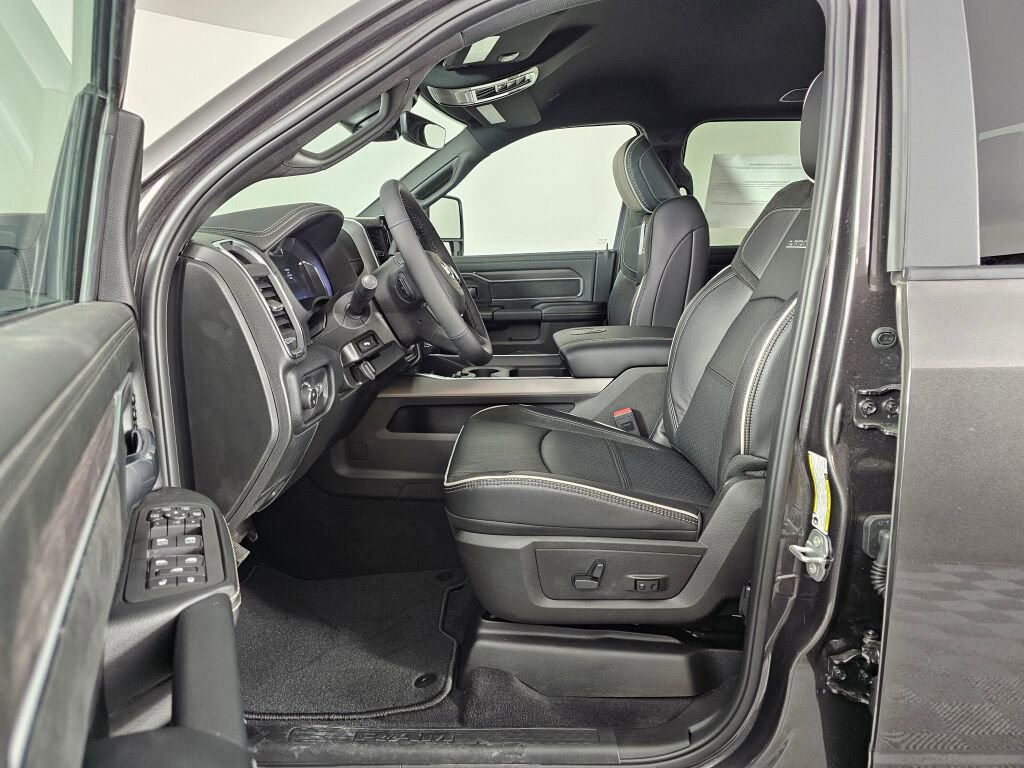 New 2026 RAM 2500 Laramie w/ Night Edition AWD/4WD image 18