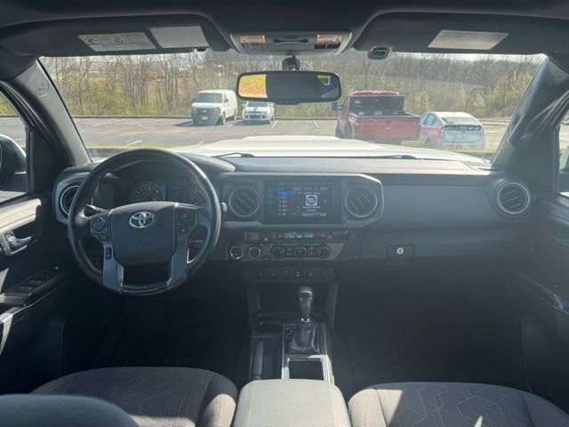 Used 2016 Toyota Tacoma TRD Sport w/ Premium & Technology Package image 14