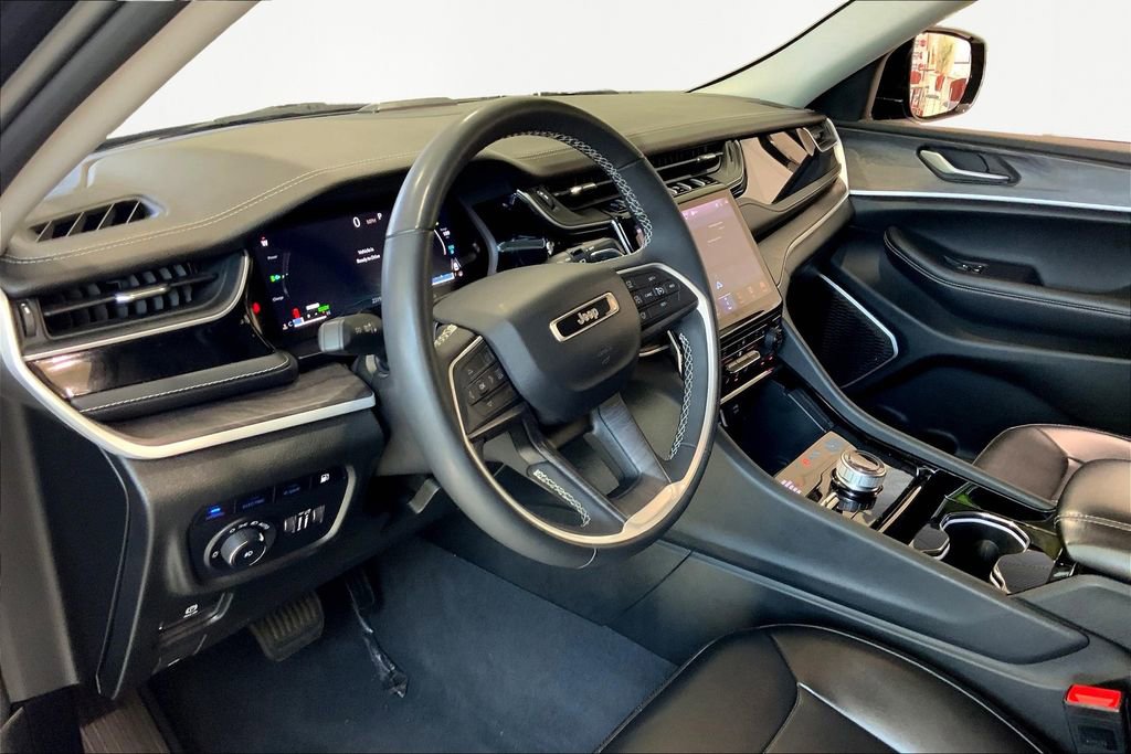 Used 2023 Jeep Grand Cherokee 4WD 4xe image 12
