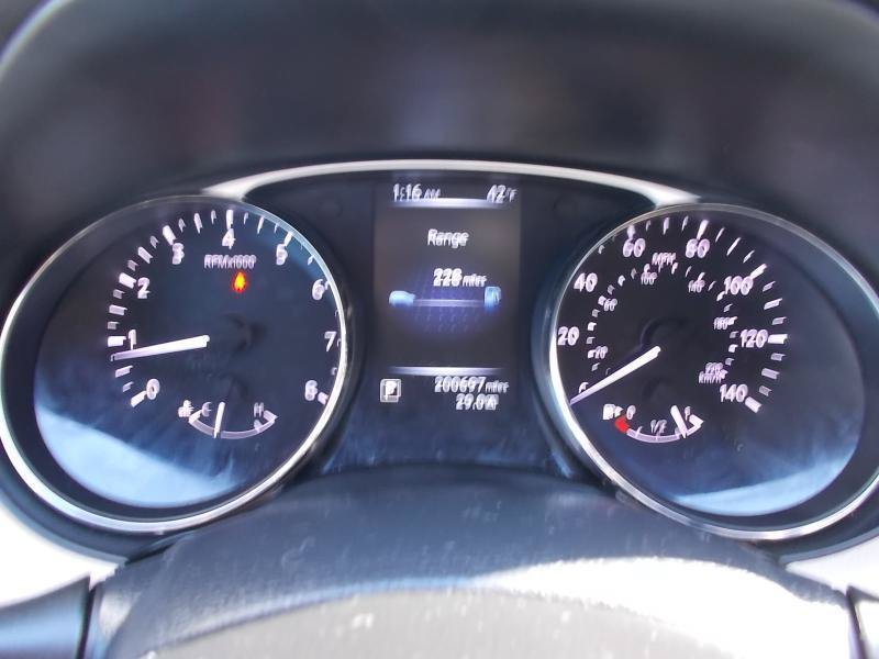 Used 2016 Nissan Rogue SV AWD/4WD image 34