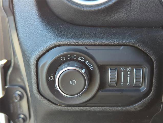Used 2020 Jeep Wrangler Unlimited Sahara image 14