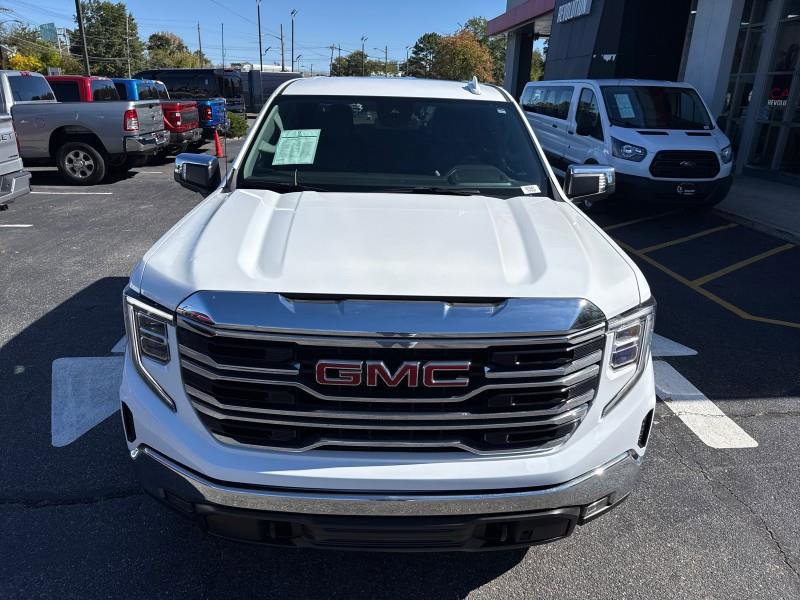 Used 2024 GMC Sierra 1500 SLT image 2