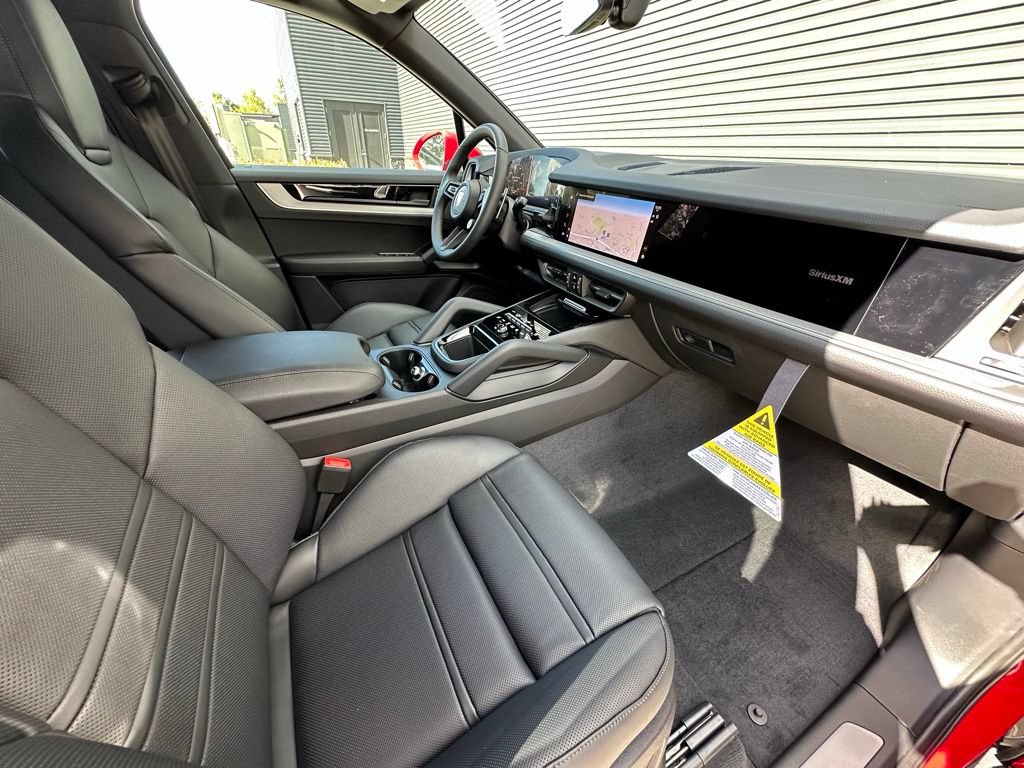 Used 2026 Porsche Cayenne AWD/4WD image 37