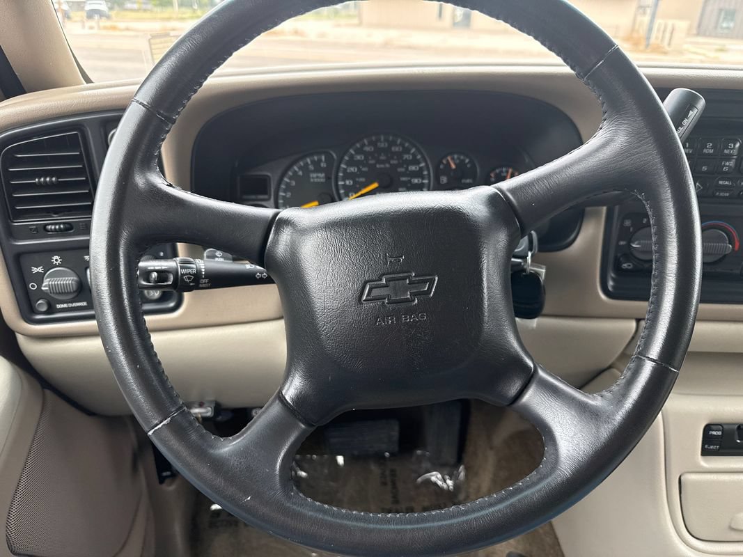 Used 2001 Chevrolet Tahoe LT w/ LT Preferred Equipment Group AWD/4WD image 29