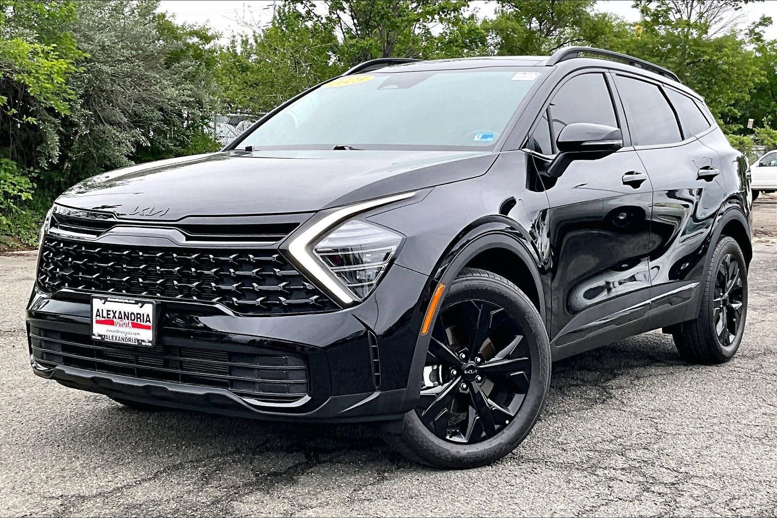 Used 2025 Kia Sportage X-Line w/ Premium Package AWD/4WD image 1