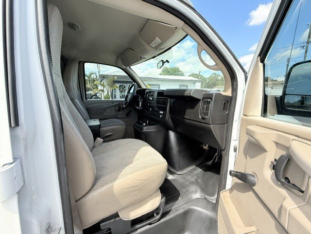 Used 2011 Chevrolet Express 2500 RWD image 6