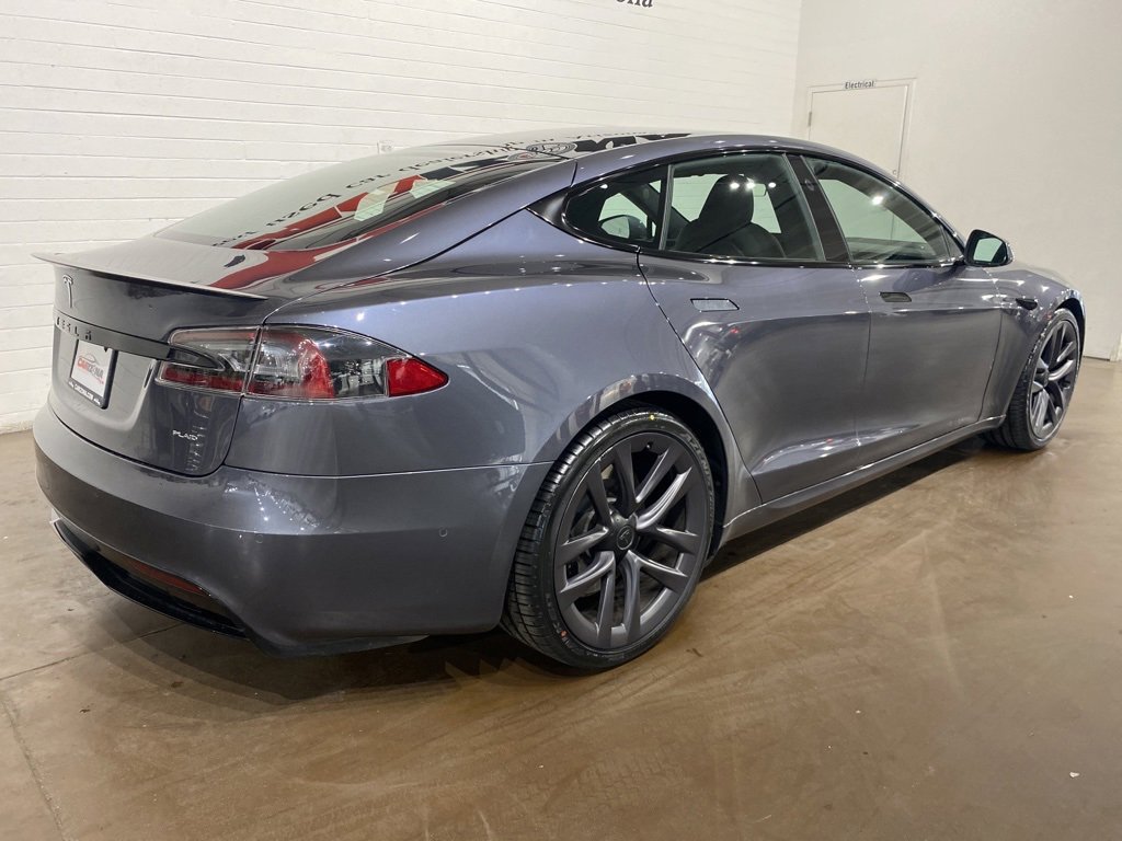 Used 2021 Tesla Model S Plaid image 3