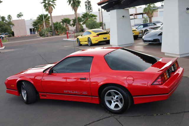Used 1990 Chevrolet Camaro IROC-Z RWD image 16