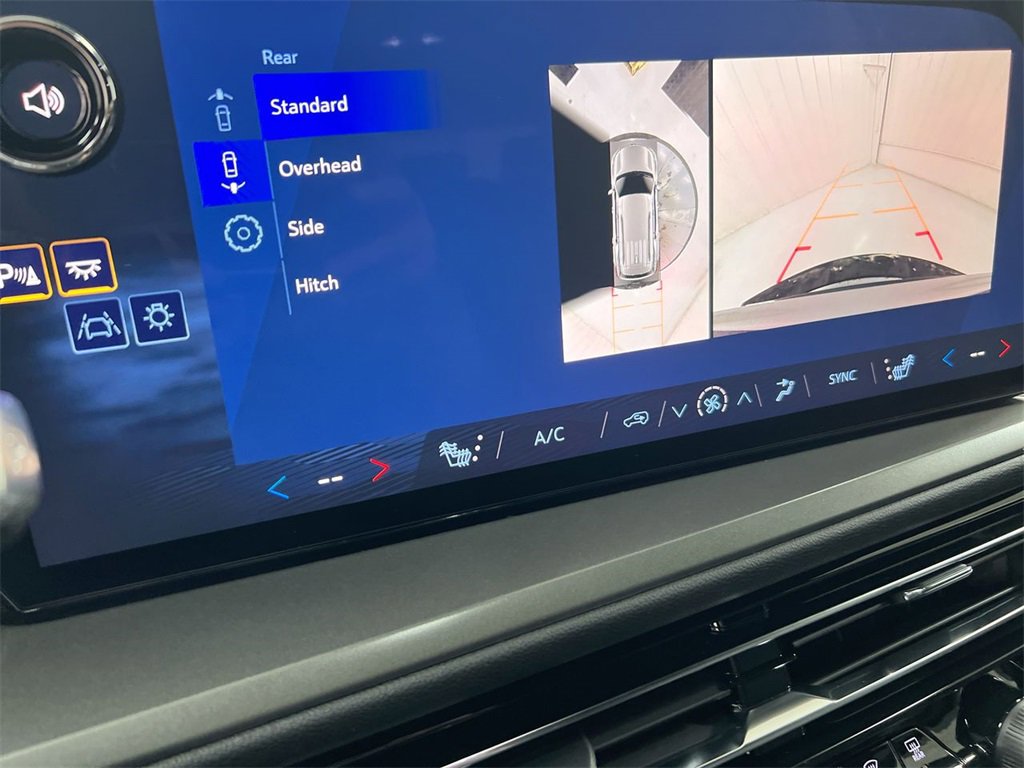 New 2026 Chevrolet Traverse LT image 15