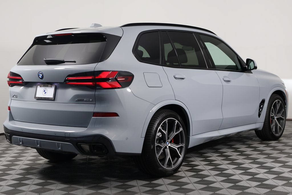 New 2026 BMW X5 xDrive50e w/ M Sport Package AWD/4WD image 2