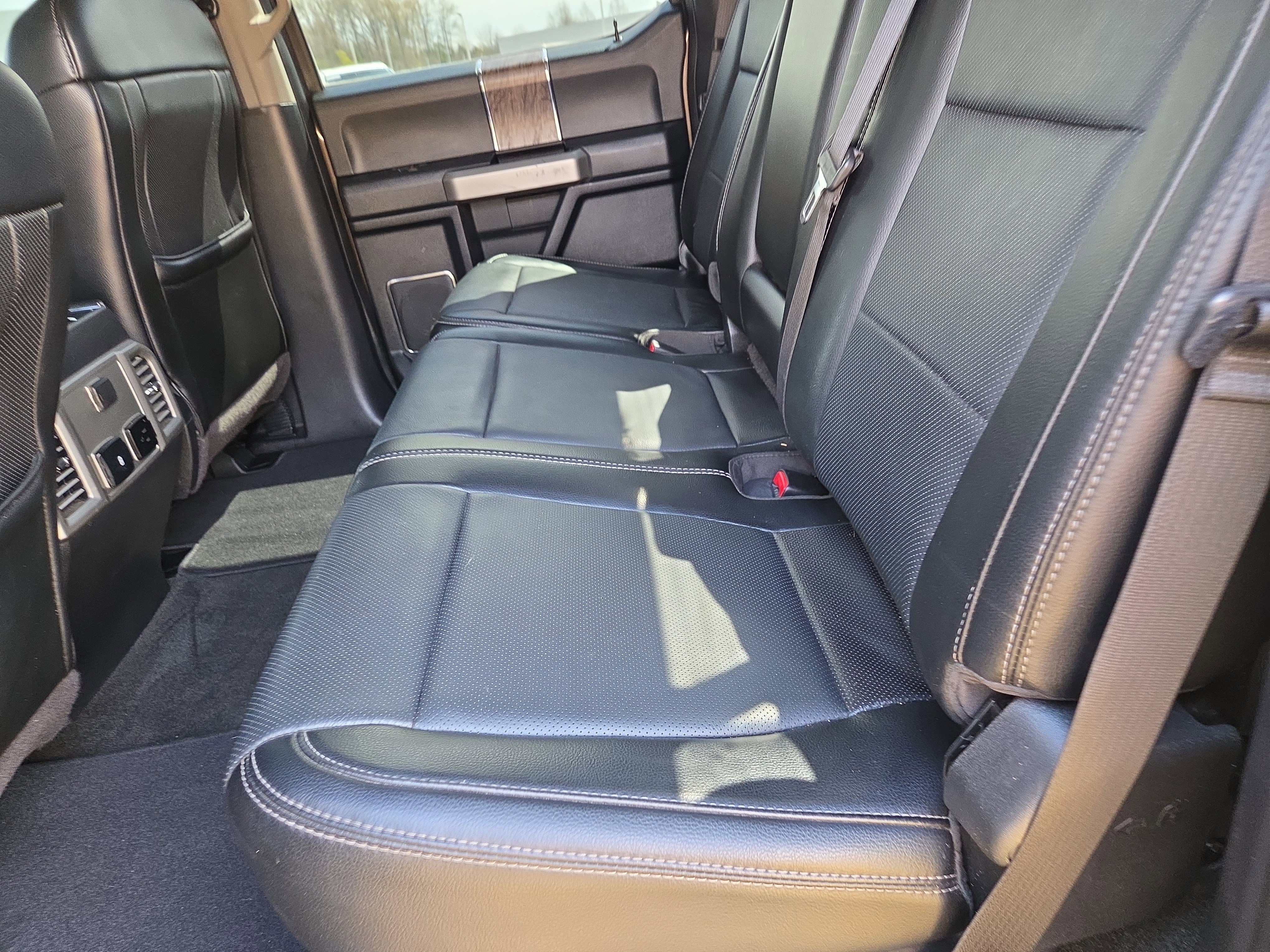 Used 2017 Ford F250 Lariat w/ Lariat Value Package image 7