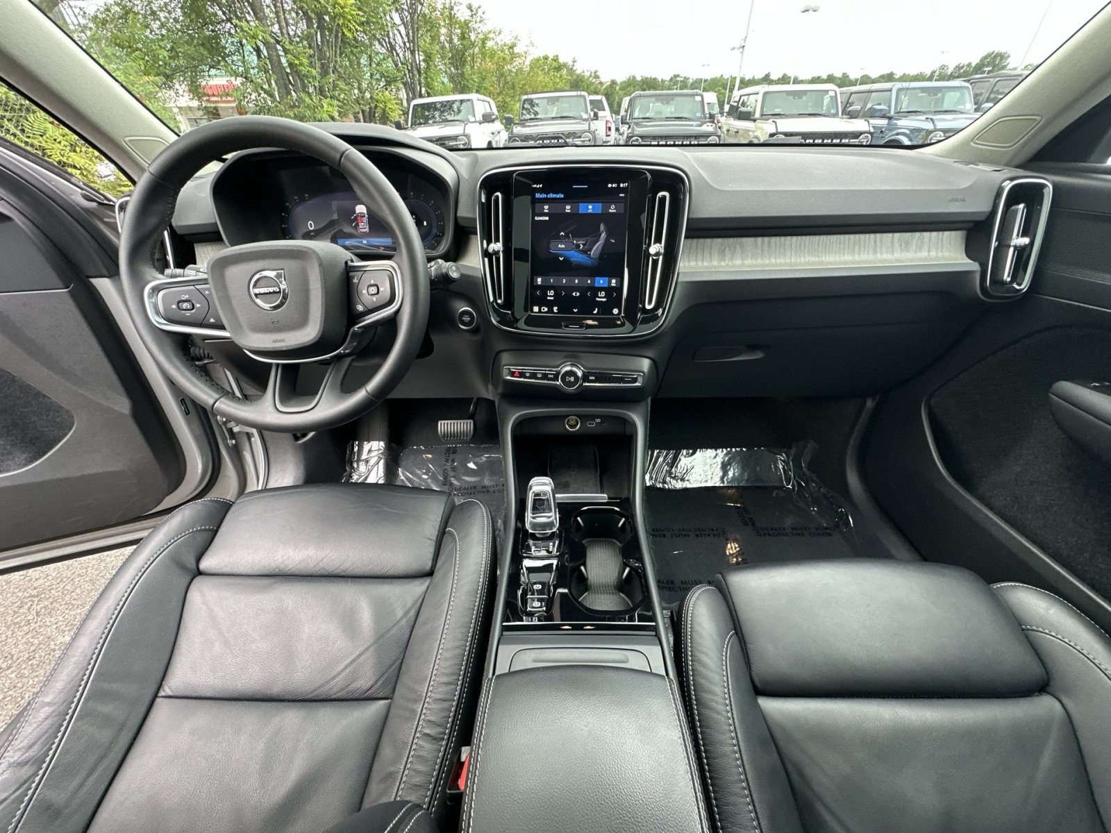 Used 2023 Volvo XC40 B5 Plus w/ Protection Package Premier AWD/4WD image 47