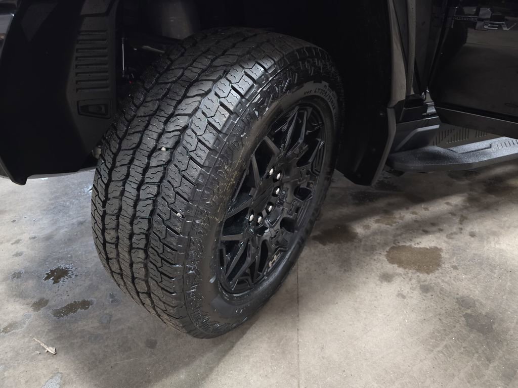 New 2026 GMC Hummer EV SUV w/ LPO, Dark Essentials Package image 37