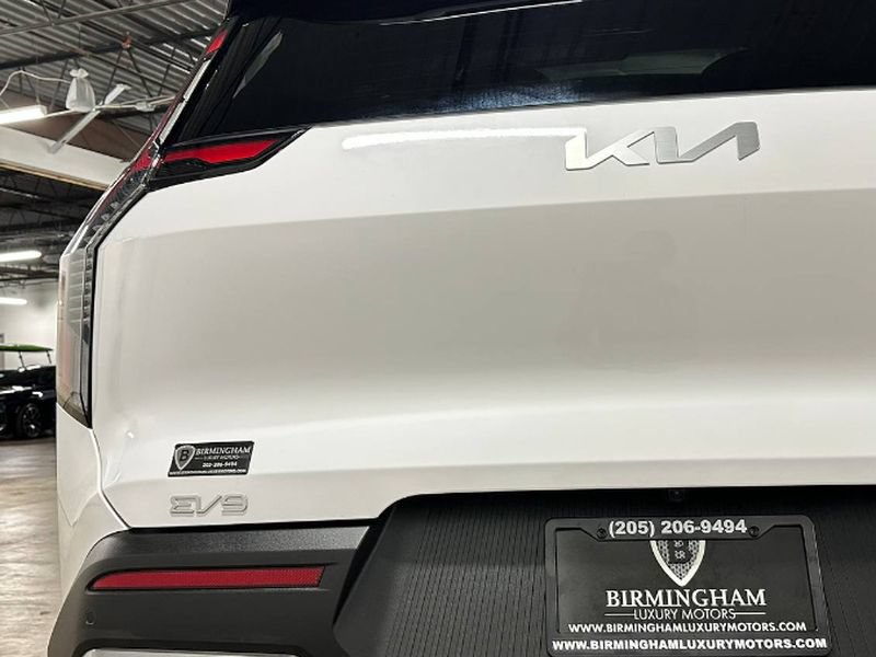 Used 2026 Kia EV9 Wind AWD/4WD image 16