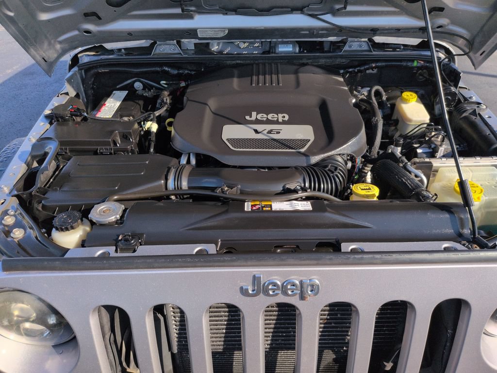Used 2014 Jeep Wrangler Unlimited Sport w/ Quick Order Package 24S AWD/4WD image 21