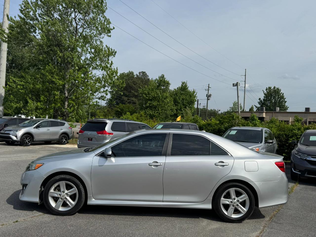Used 2012 Toyota Camry SE w/ Convenience Pkg FWD image 4