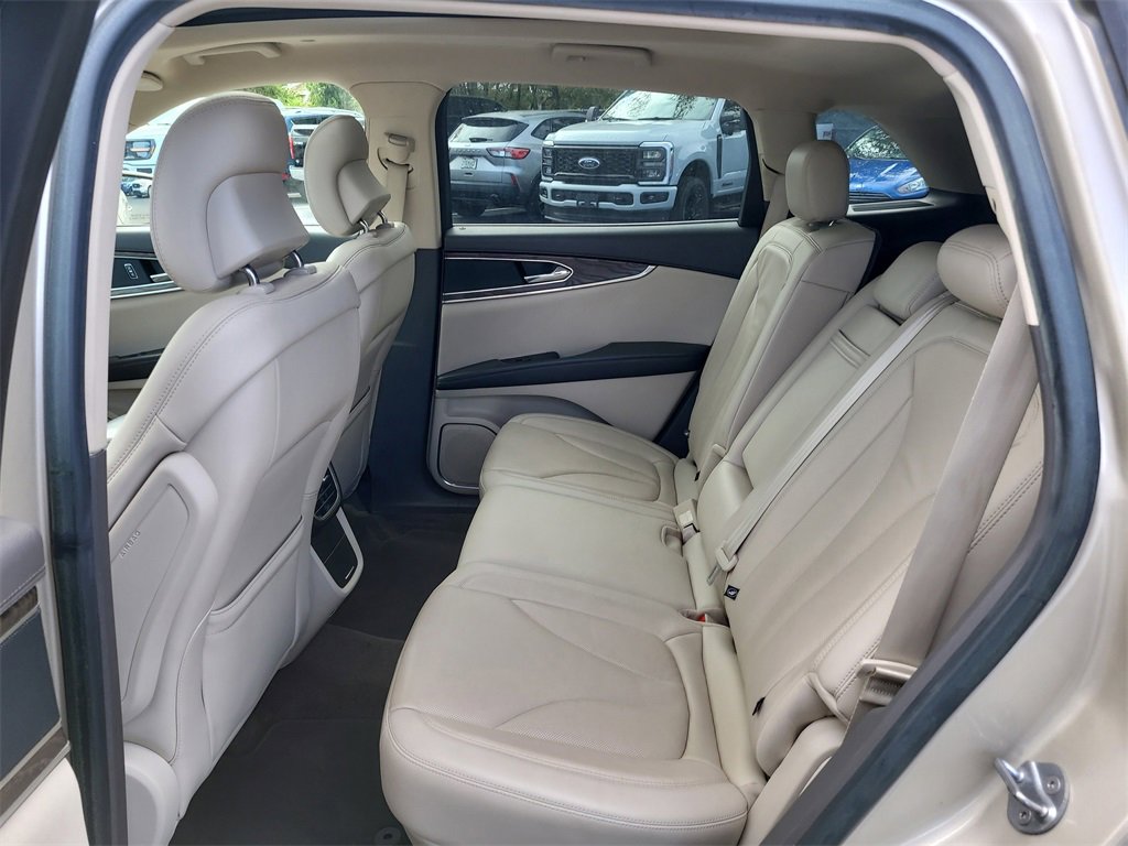 Used 2017 Lincoln MKX Reserve image 11