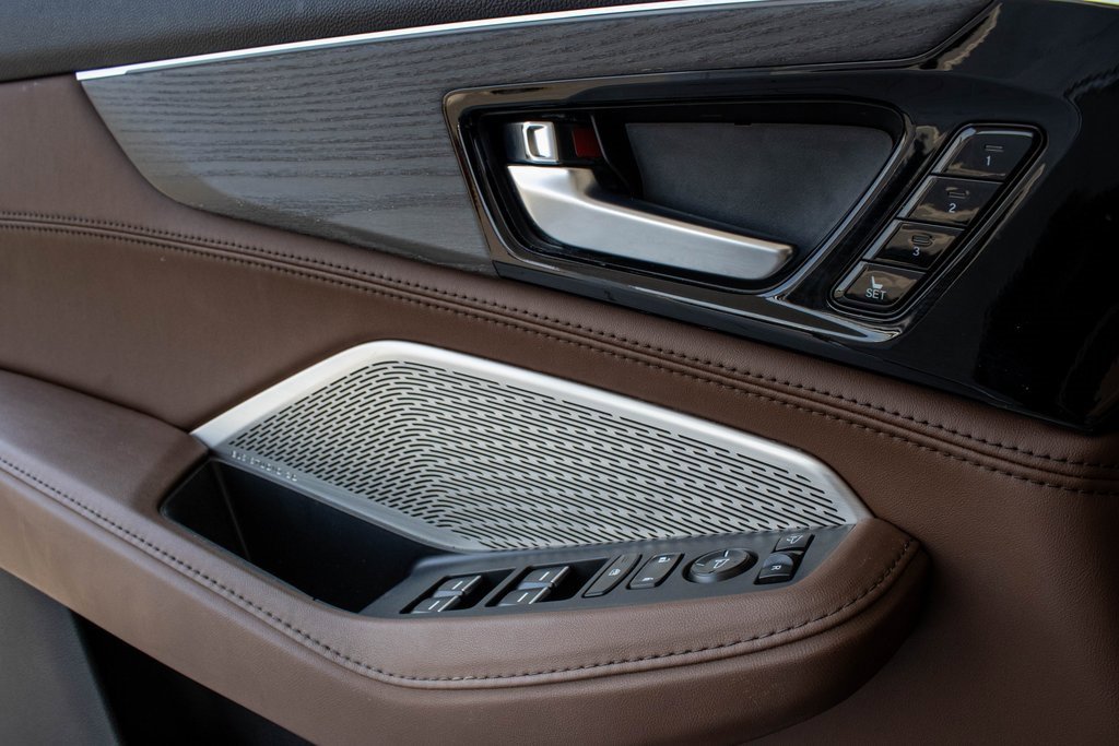 Used 2024 Acura MDX SH-AWD w/ Advance Package image 24