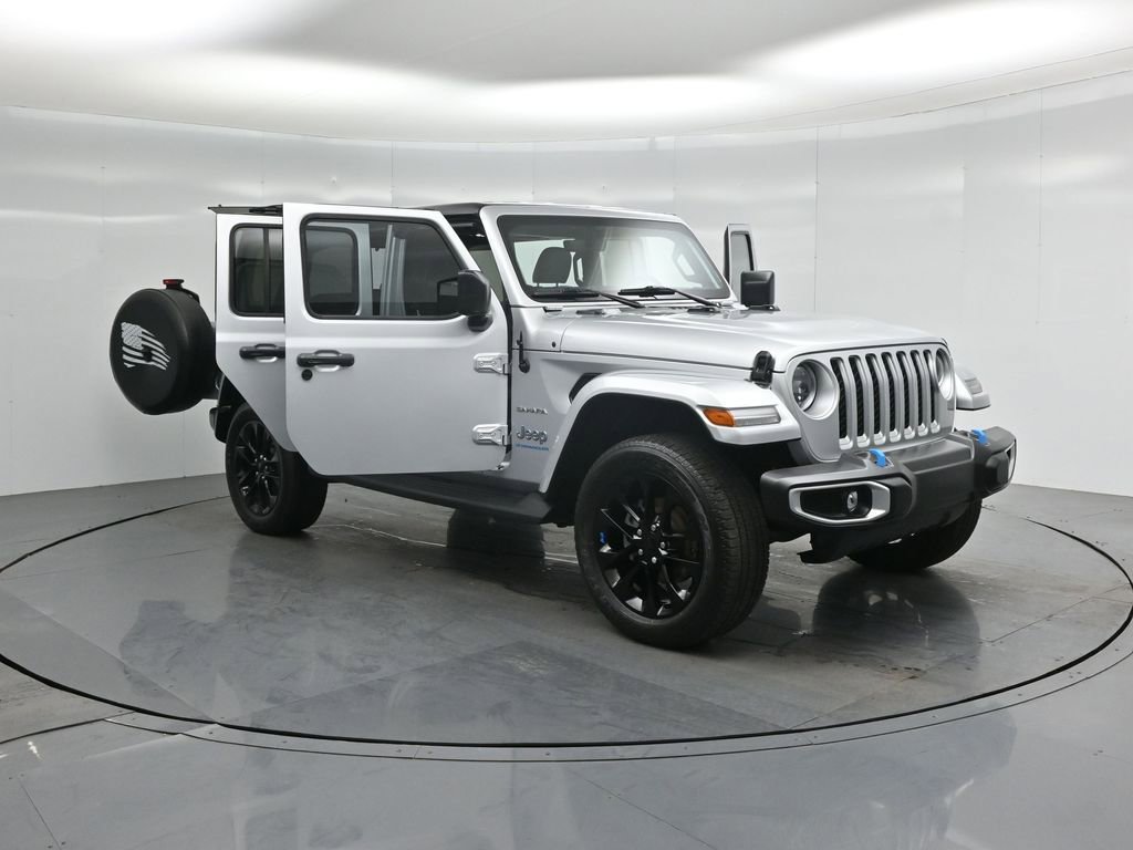 Used 2023 Jeep Wrangler Unlimited Sahara image 32