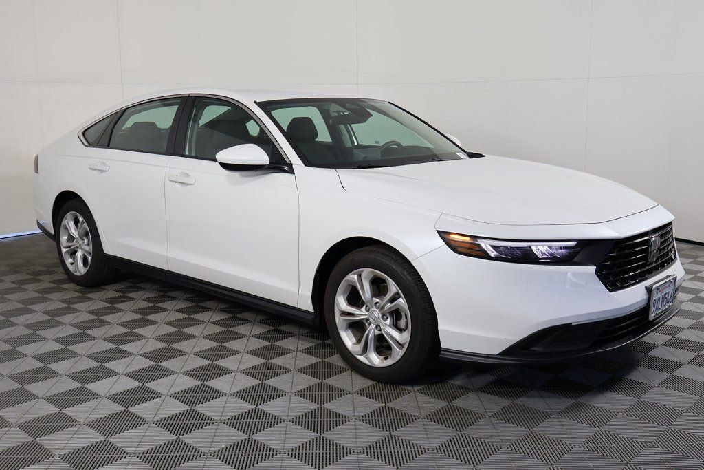 Used 2025 Honda Accord LX image 3