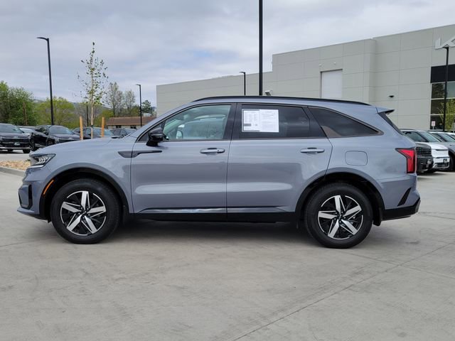 Certified 2022 Kia Sorento EX FWD image 2