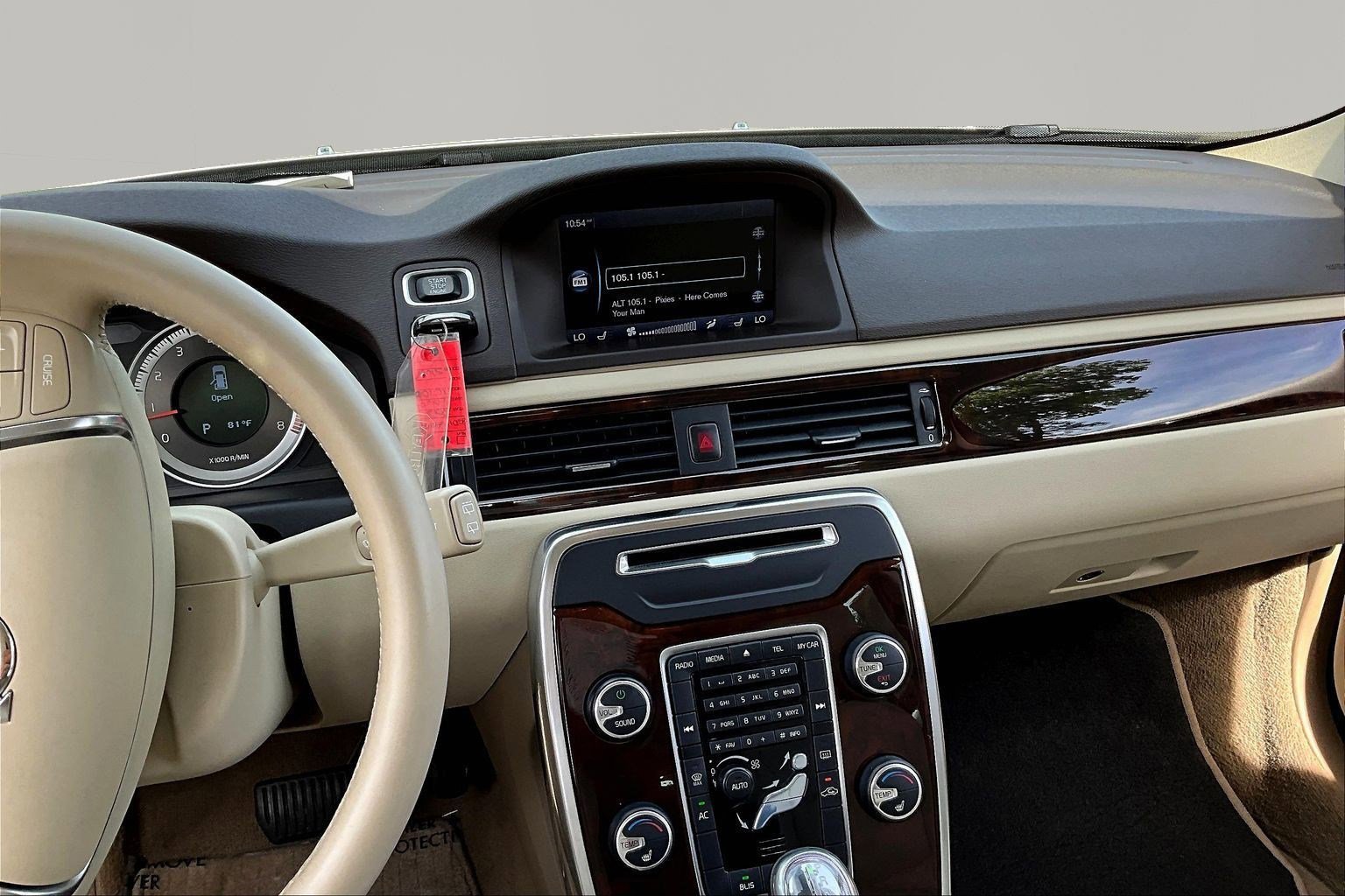 Used 2013 Volvo XC70 3.2 image 9