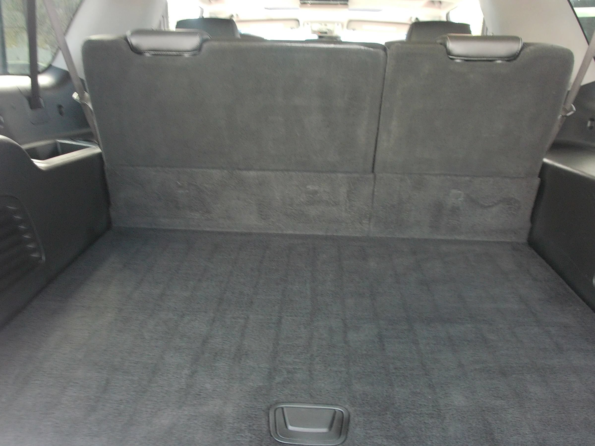 Used 2018 Chevrolet Suburban Premier RWD image 31