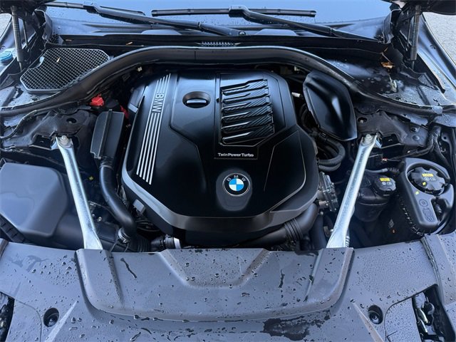 Used 2022 BMW 740i w/ M Sport Package image 31
