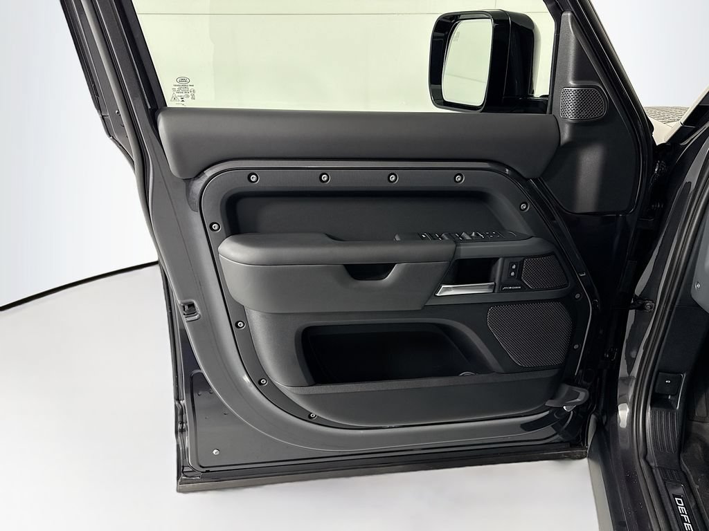 Certified 2024 Land Rover Defender 110 X AWD/4WD image 24