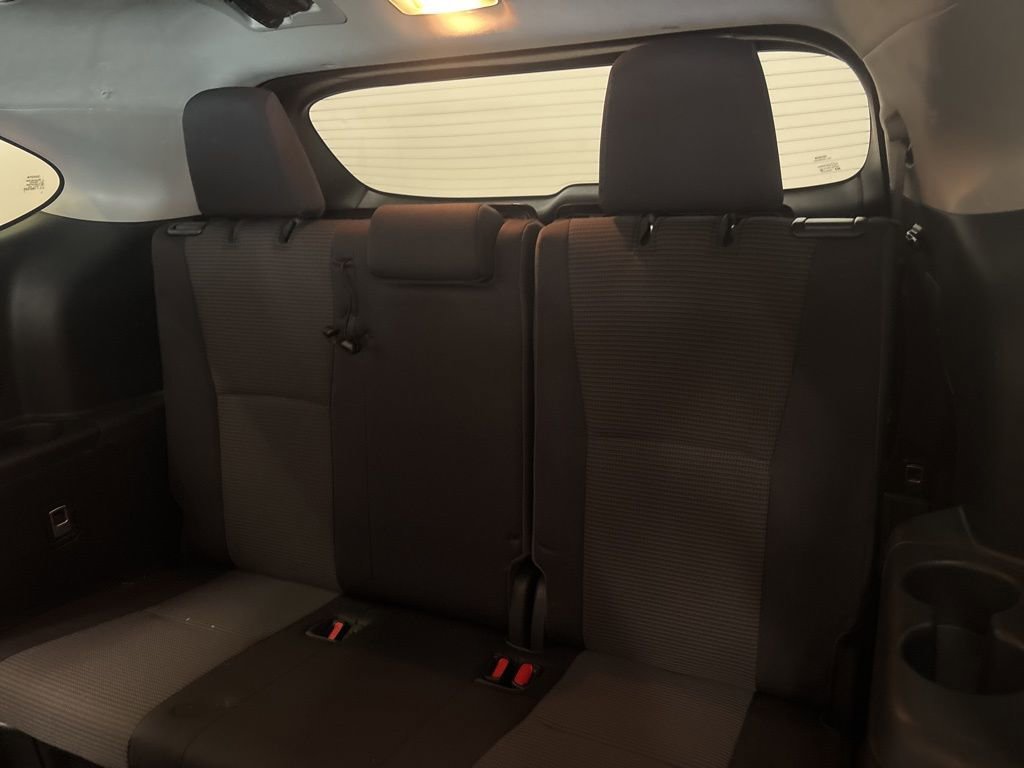 Used 2021 Toyota Highlander LE image 15