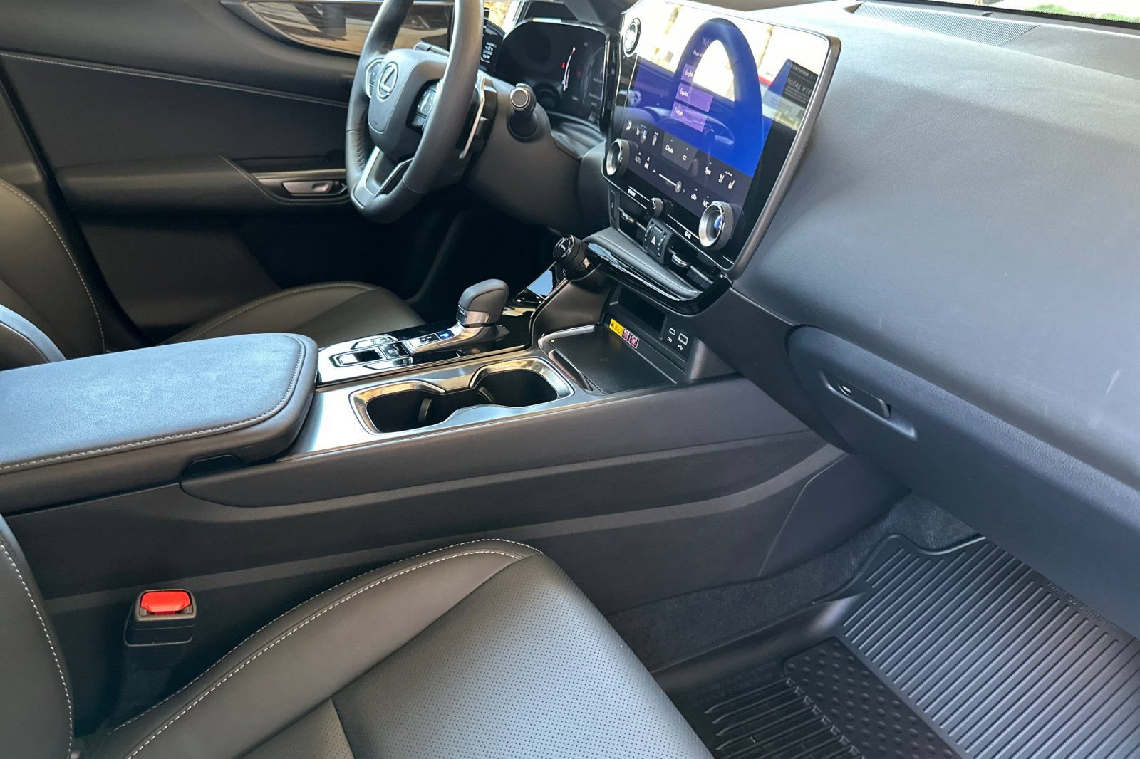 Certified 2026 Lexus NX 350h AWD w/ Accessory Package (2T) image 19
